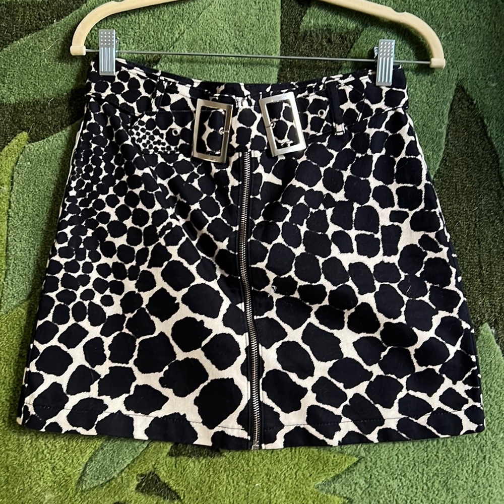 TOPSHOP 🖤 BLACK PRINT SKIRT